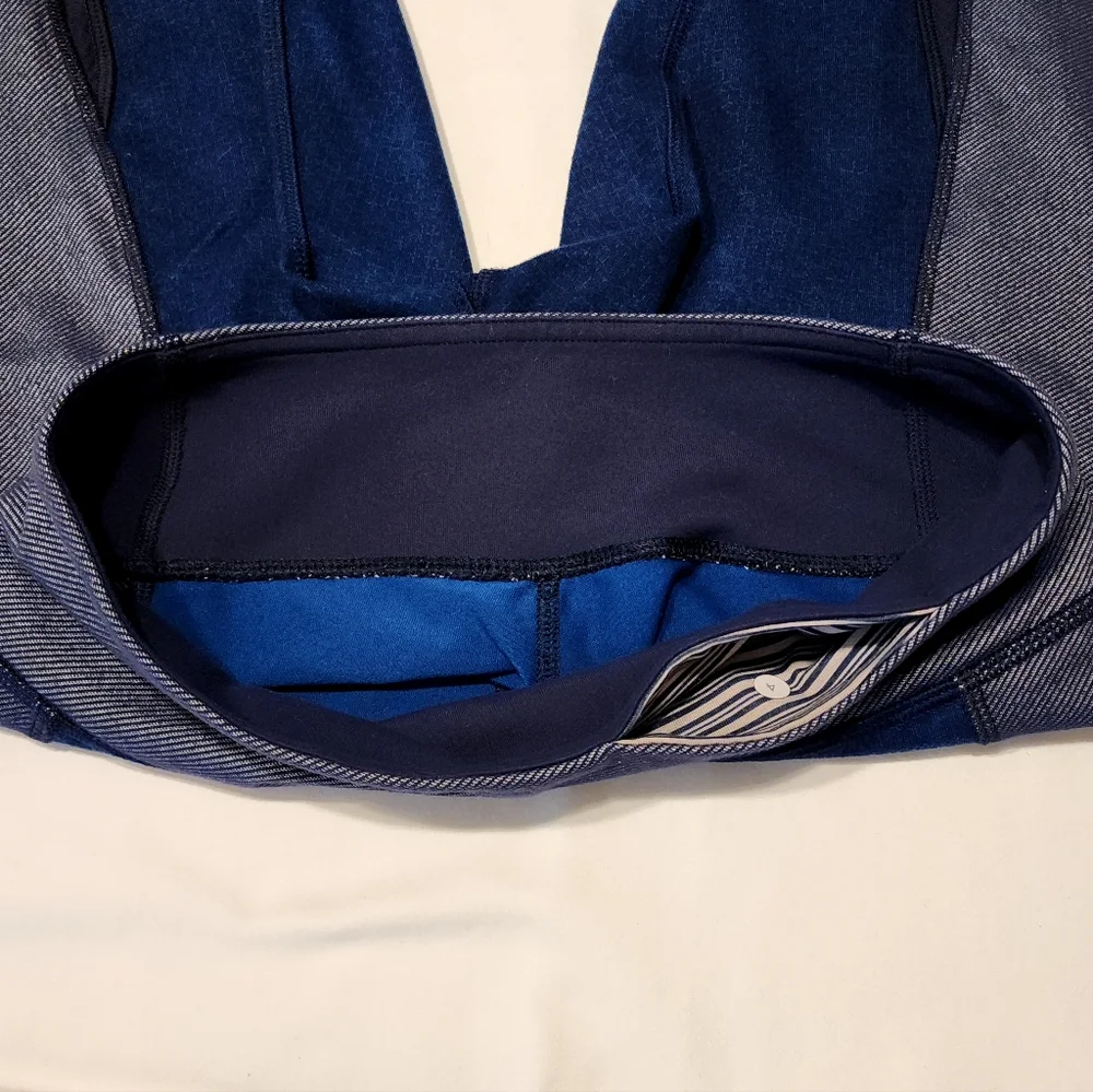 LULULEMON *Special Edition* Wunder Under Crop - Blue/Black/White - Size 4 - Picture 7 of 13